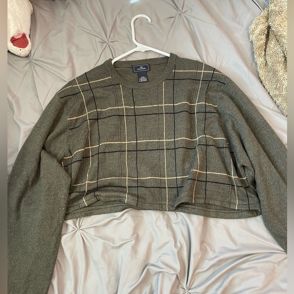 cropped army green top